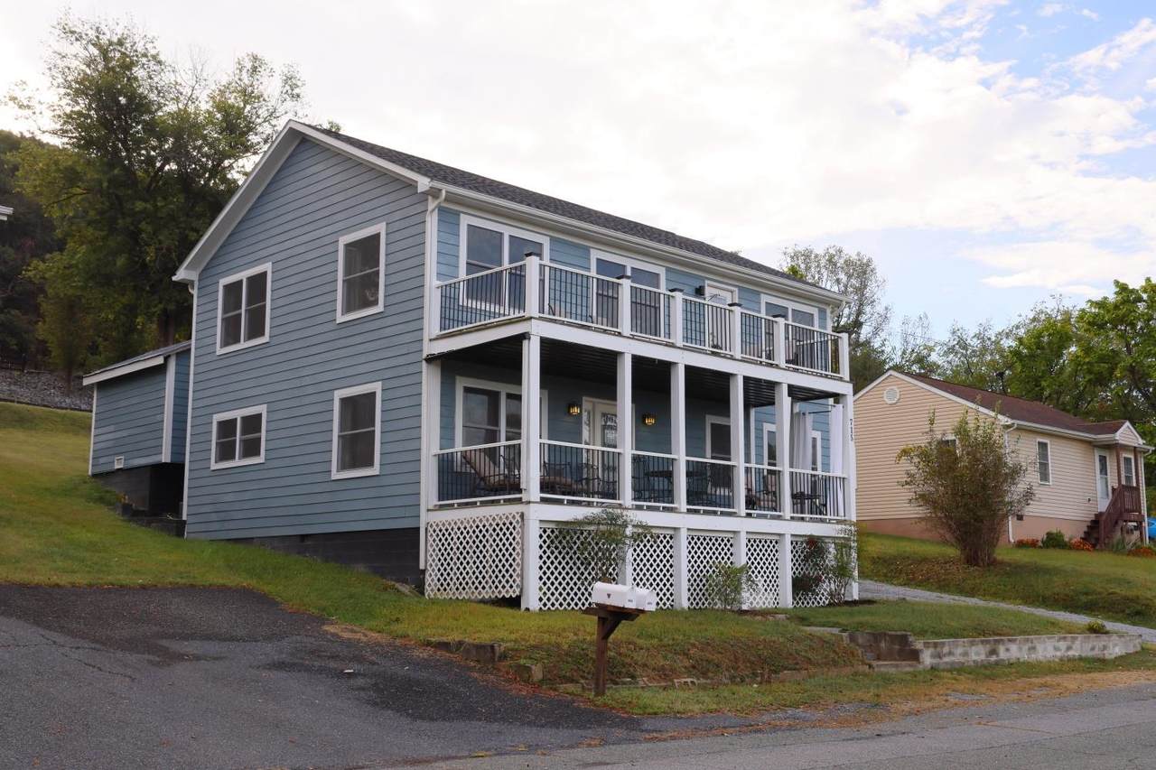715 Amherst Rd - Photo 1
