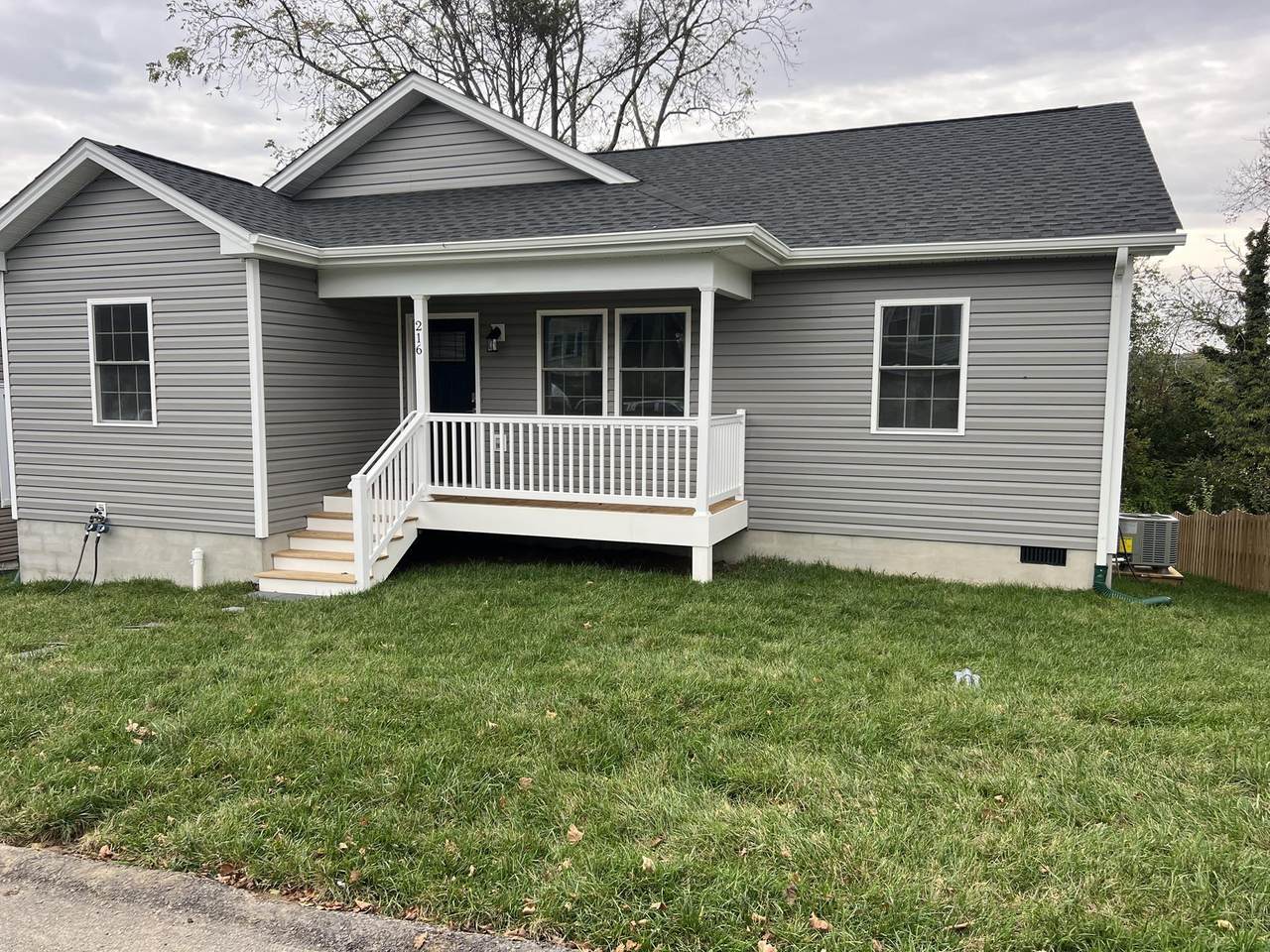 216 Thompson St - Photo 1