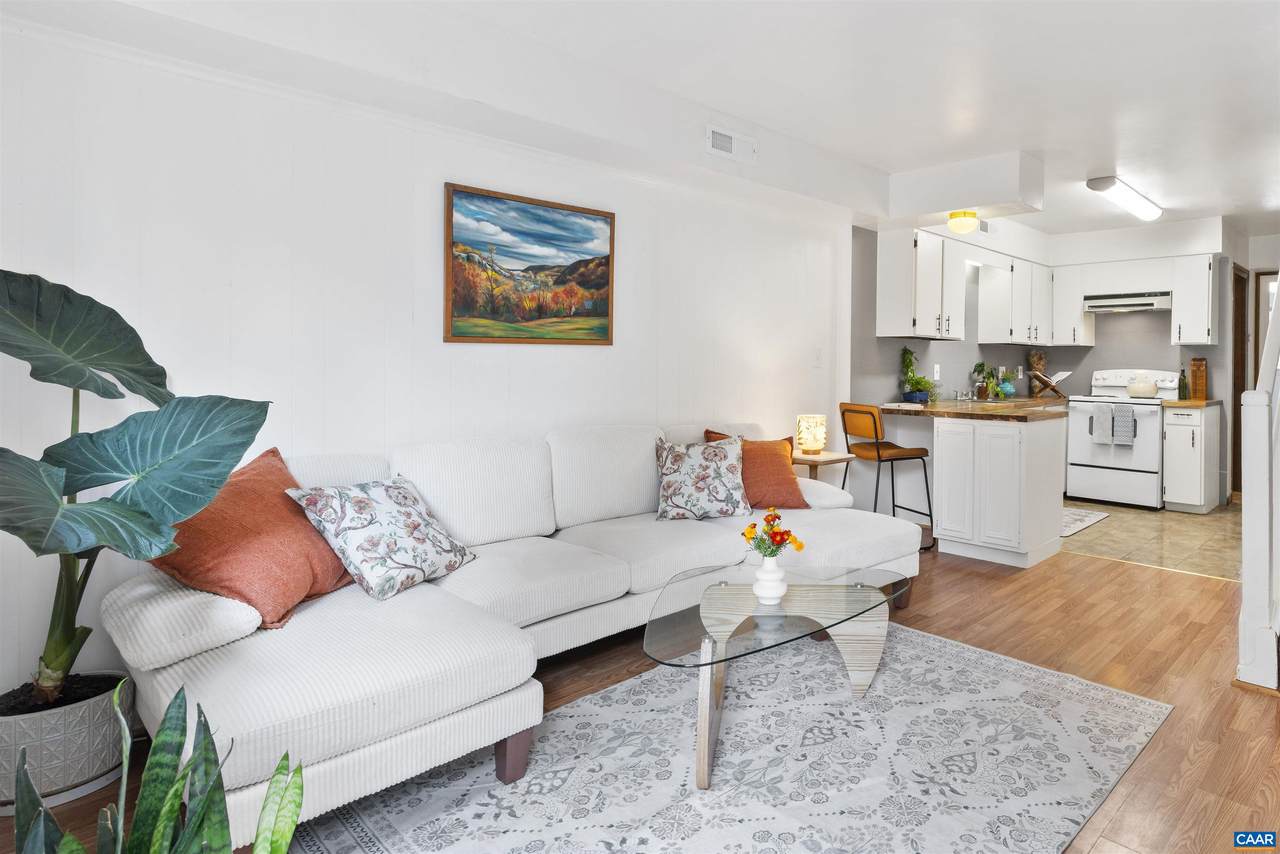 2100 Jefferson Park Ave - Photo 1