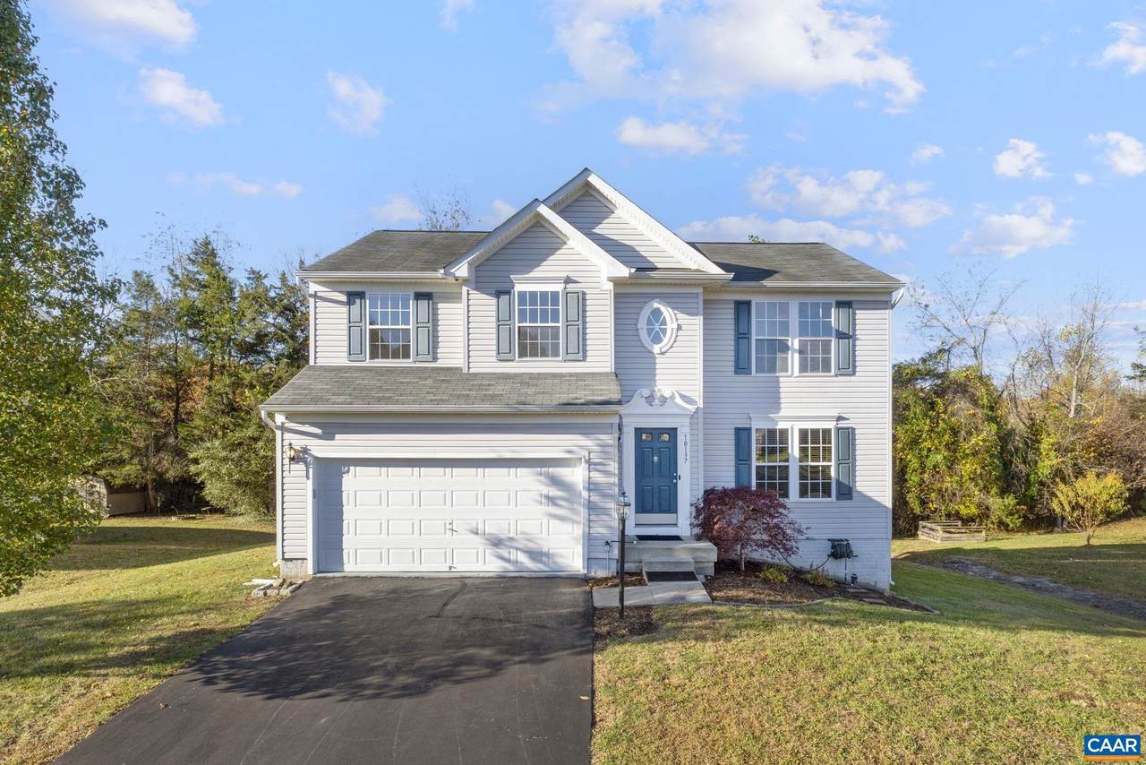 10137 Spring Dr - Photo 1