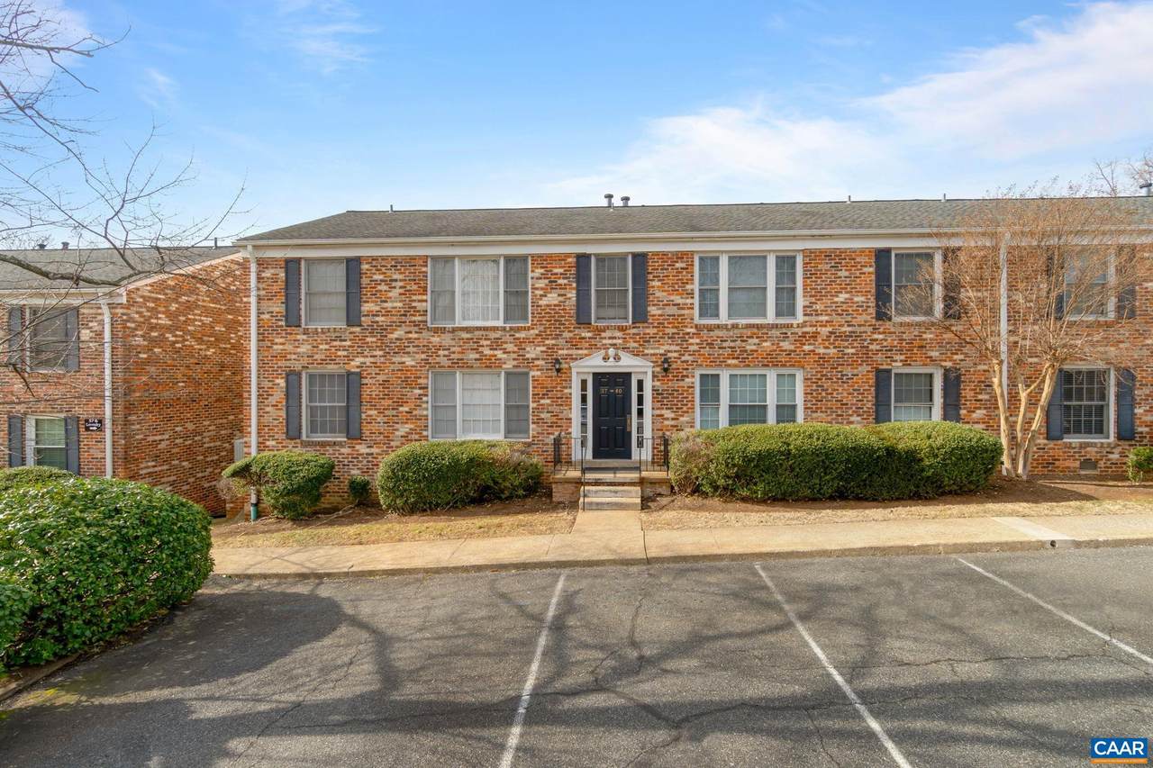2527 Hydraulic Rd - Photo 1