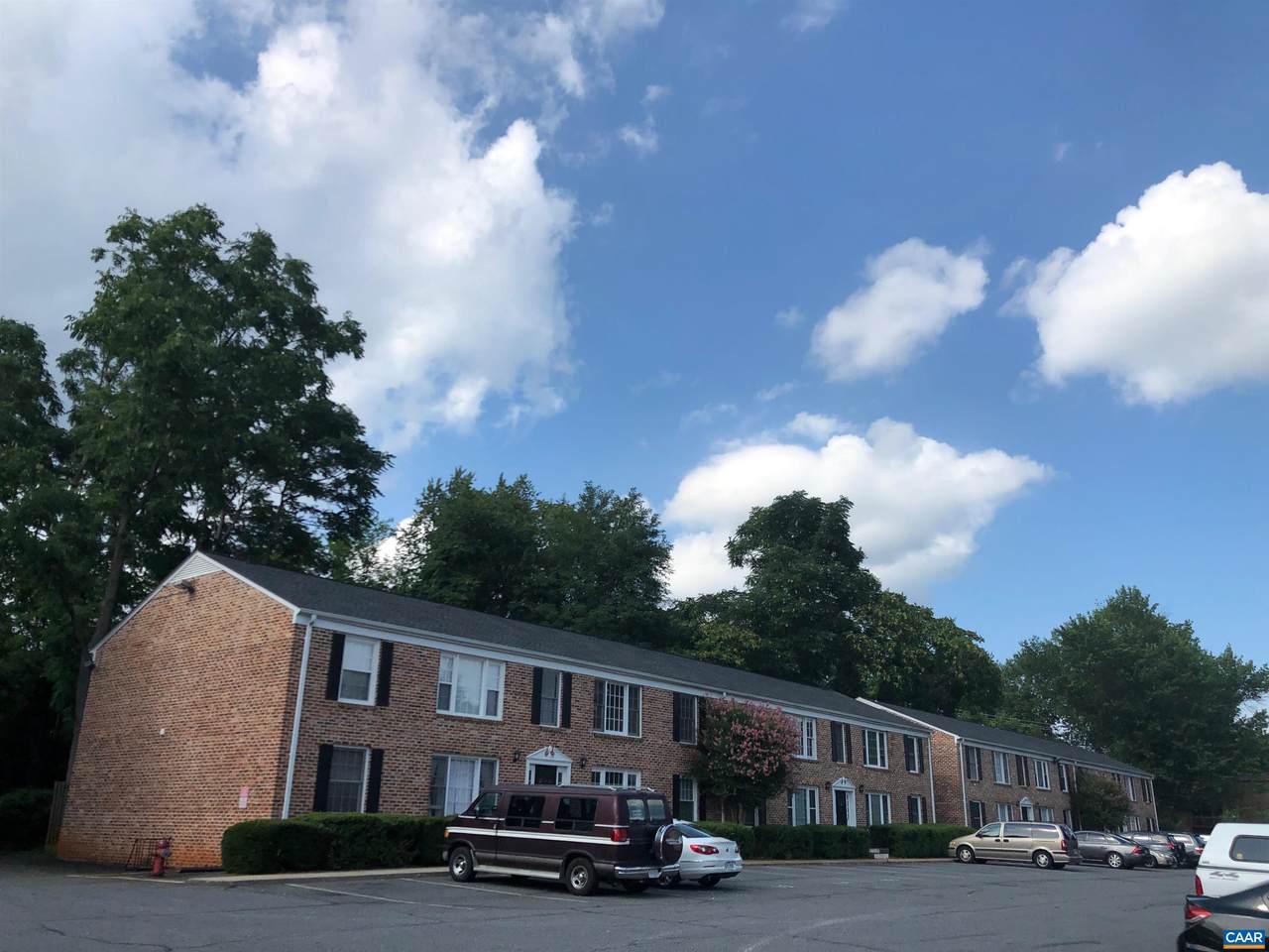 2517 Hydraulic Rd - Photo 1