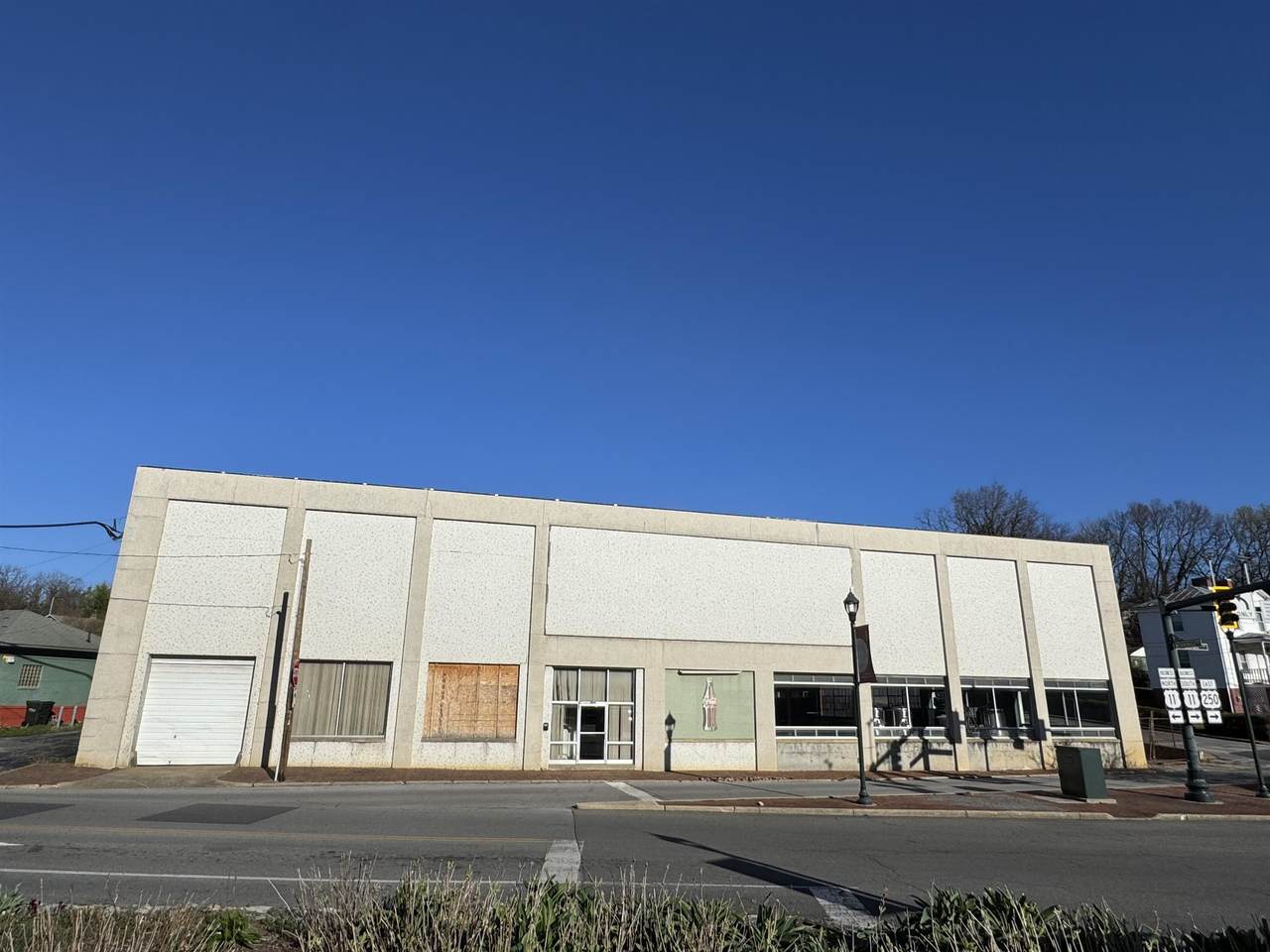 709 Augusta St - Photo 1