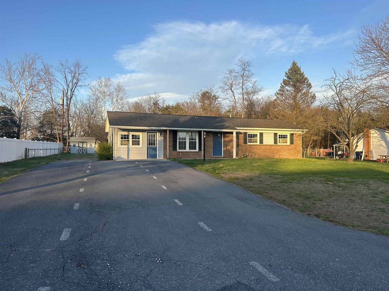 7484 Lilly Sq - Photo 1