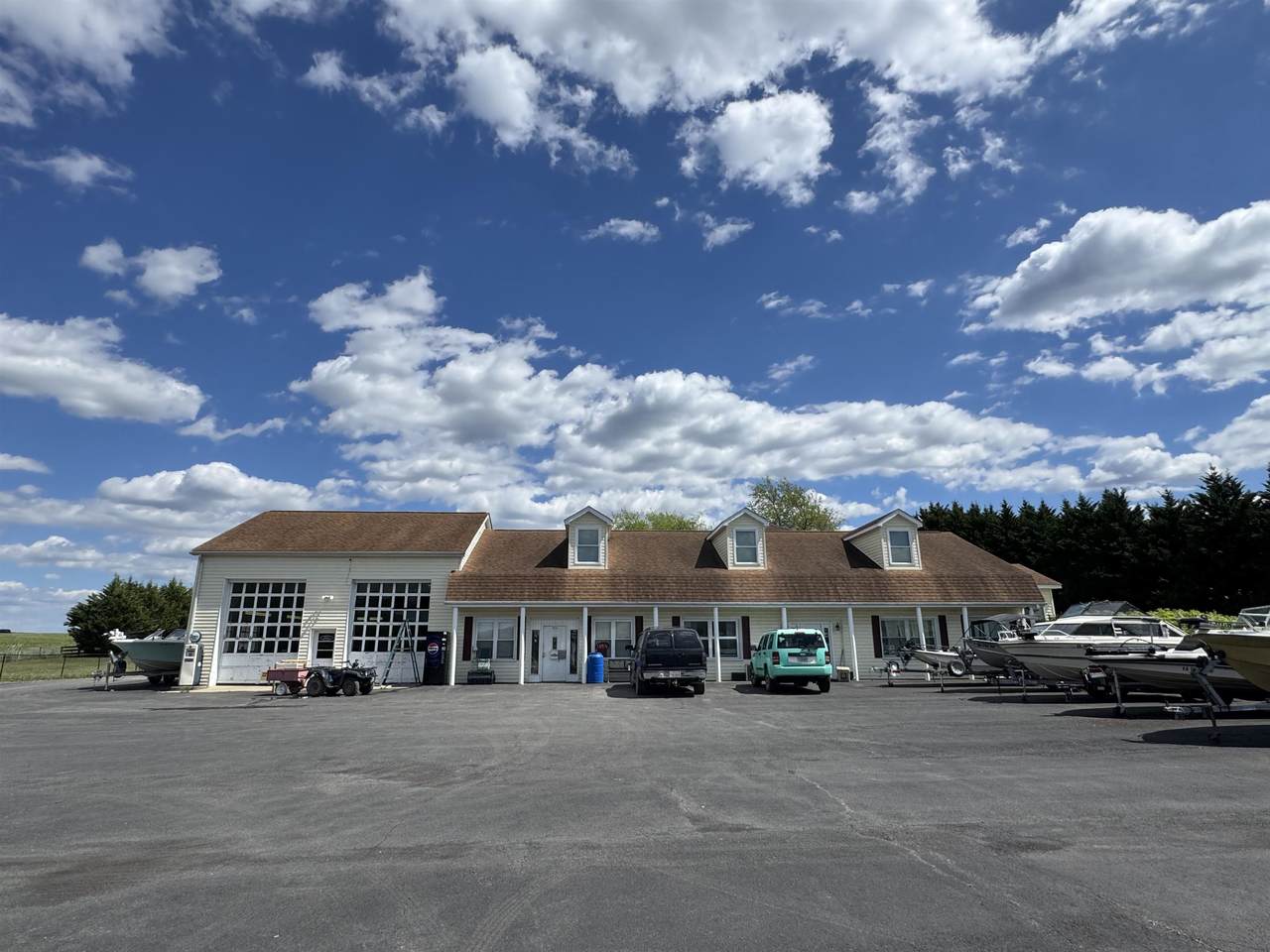 https://bt-photos.global.ssl.fastly.net/cville/1280_boomver_1_675309-2.jpg