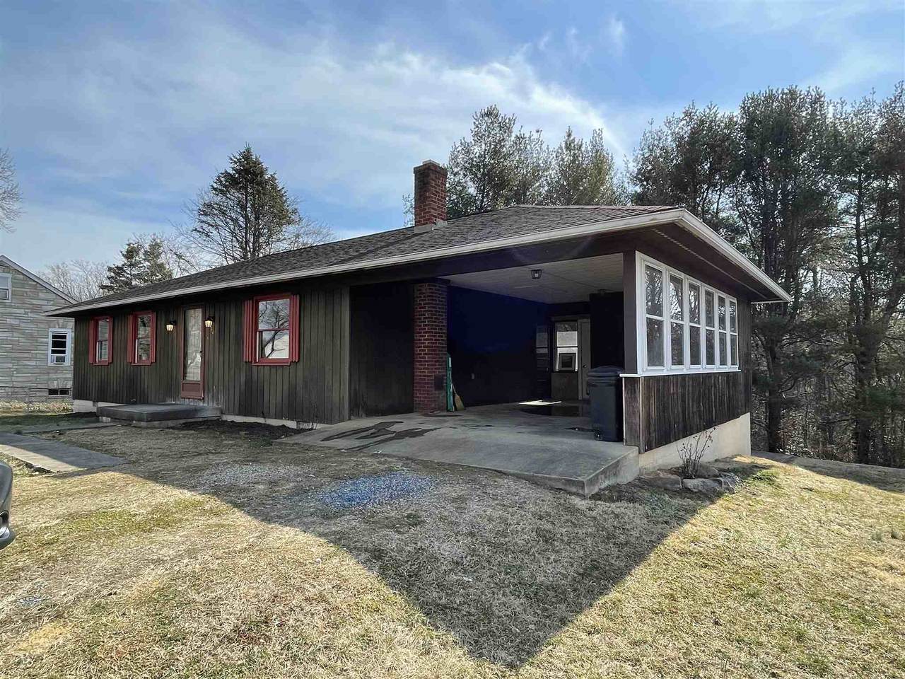 154 Trenton Ave - Photo 1