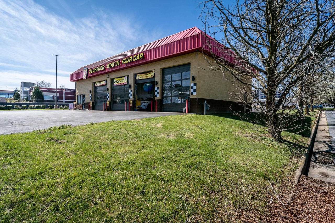 2075 Market St - Photo 1