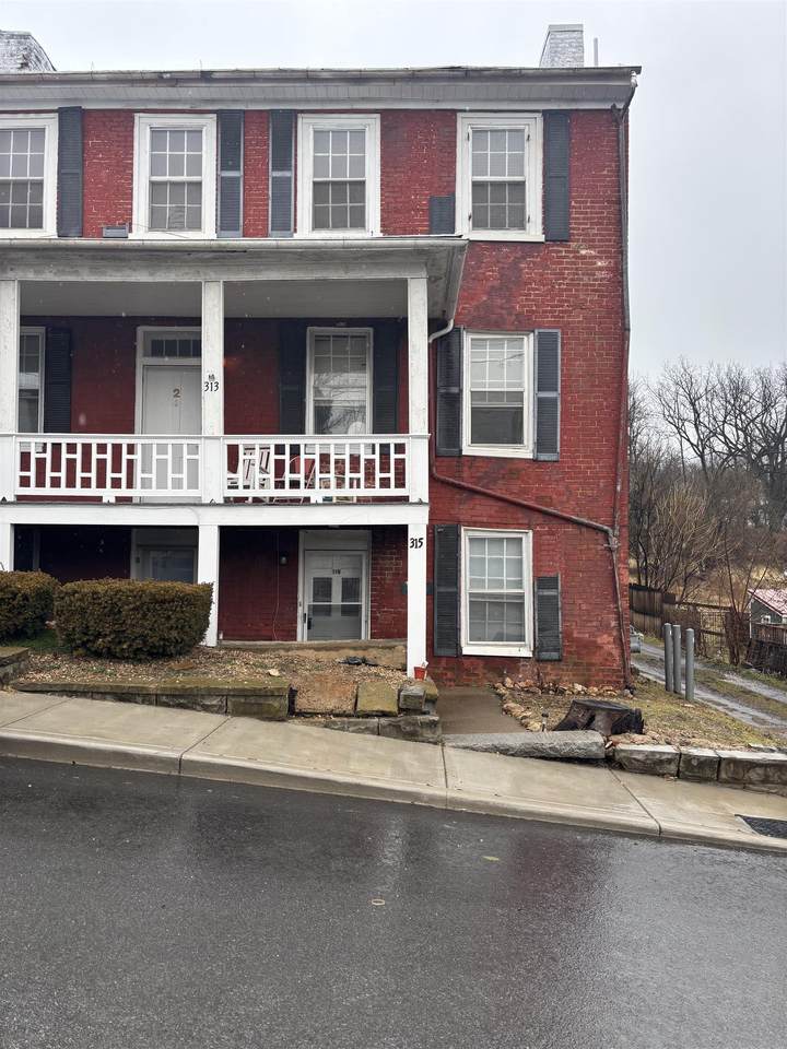 315 Kalorama St - Photo 1