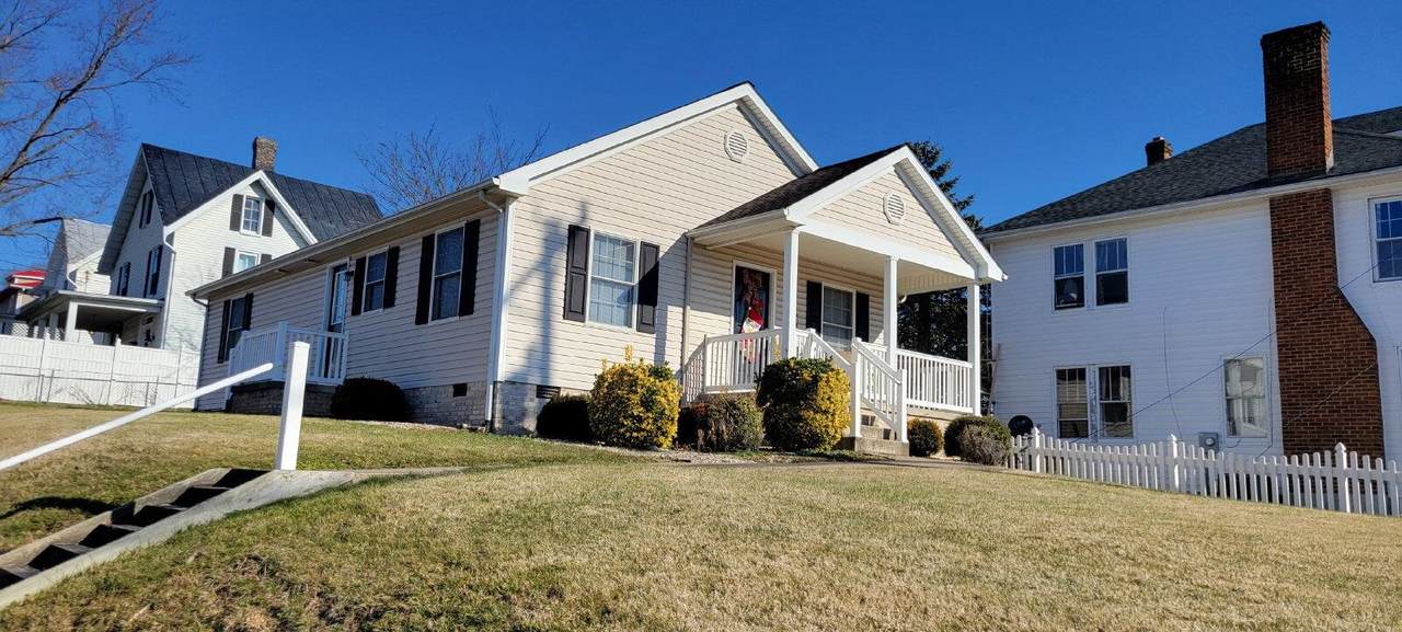438 Market St - Photo 1