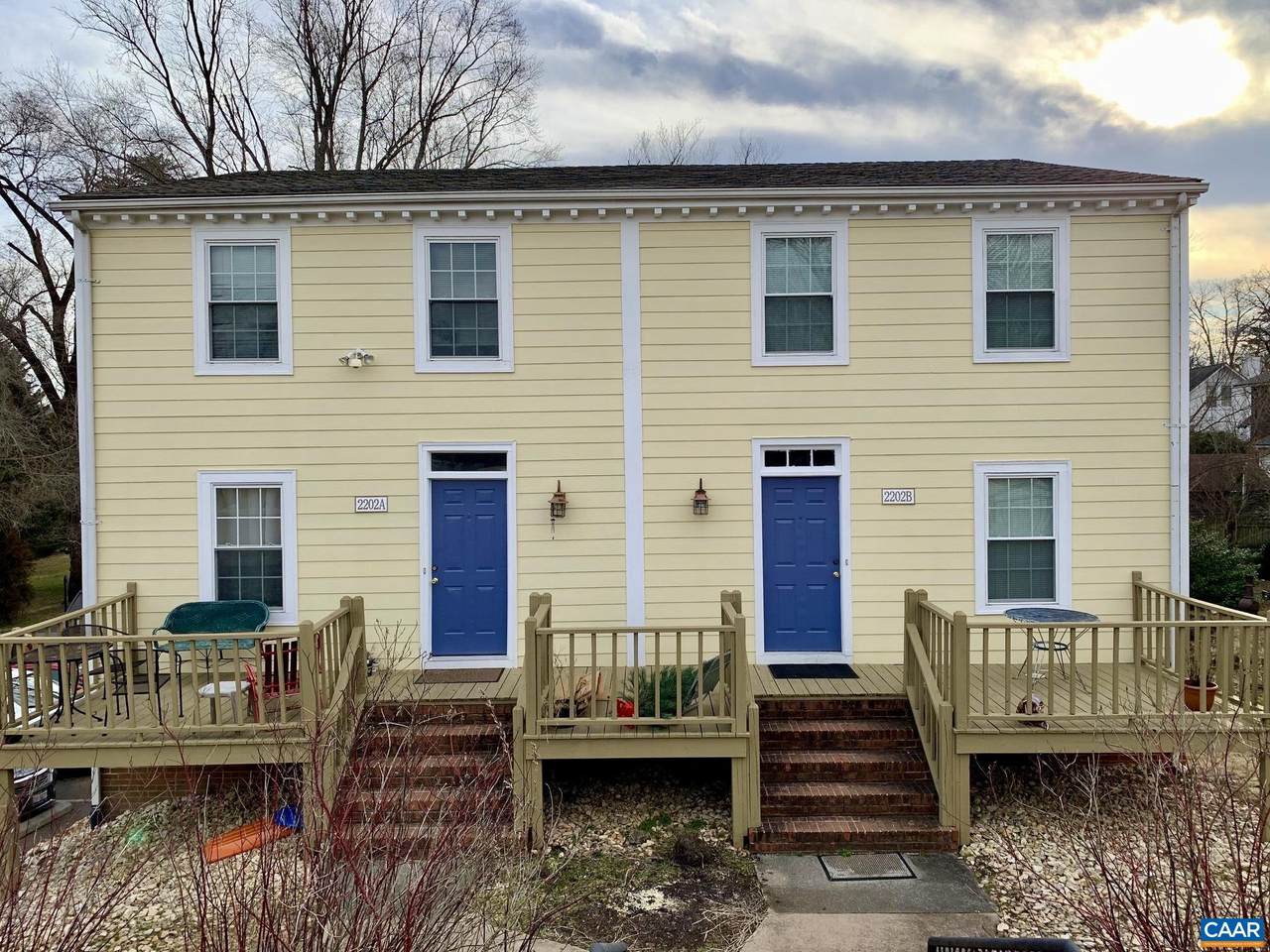 2202 Jefferson Park Ave - Photo 1