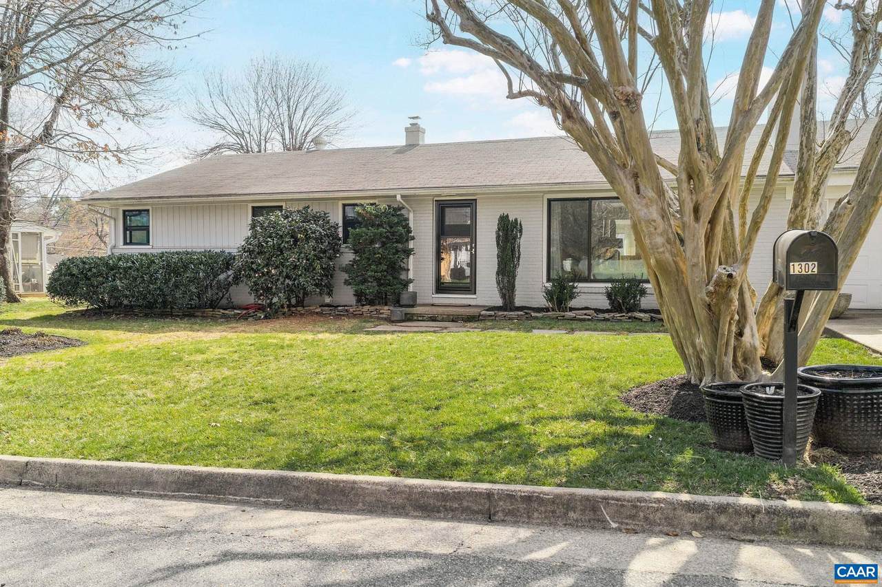 1302 Lester Dr - Photo 1