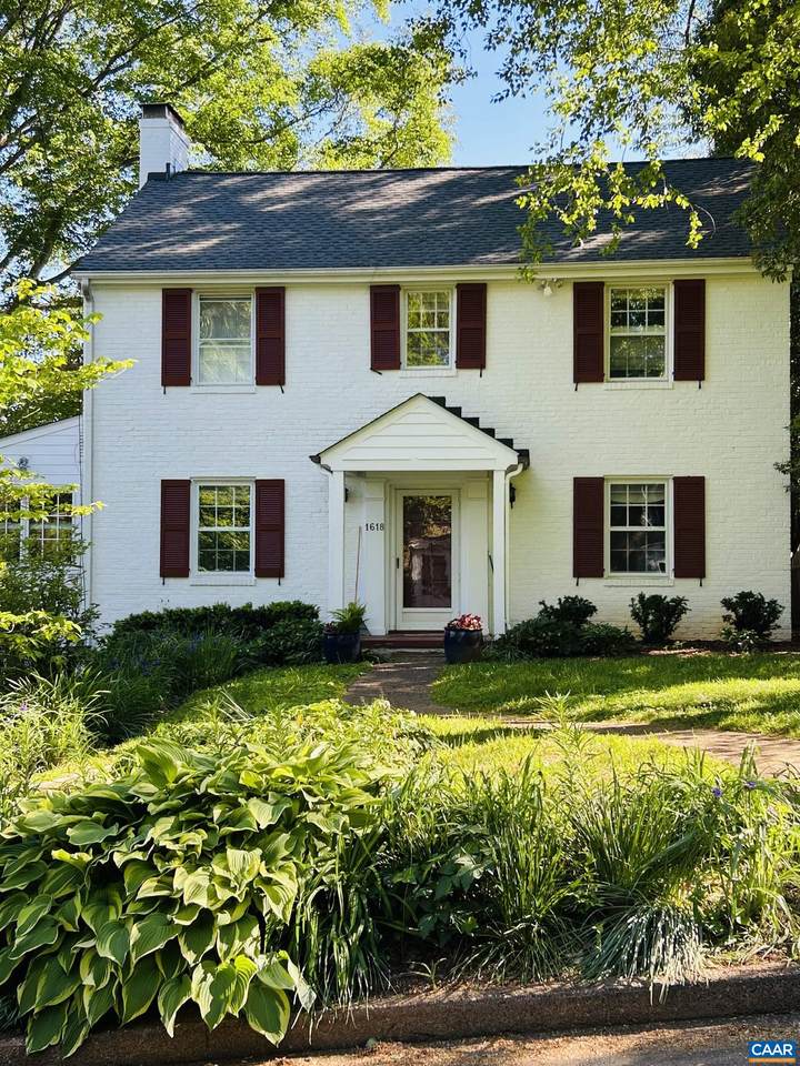 1618 Oxford Rd - Photo 1