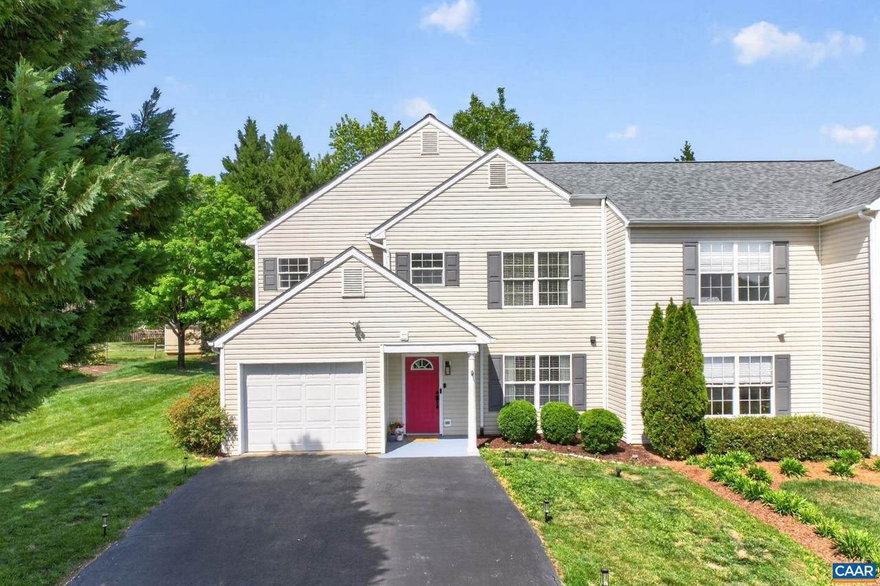 1557 Primrose Ln - Photo 1