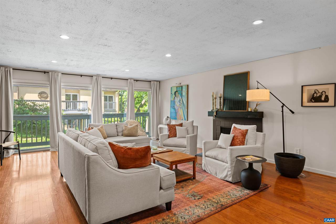 305 2ND ST - Photo 1