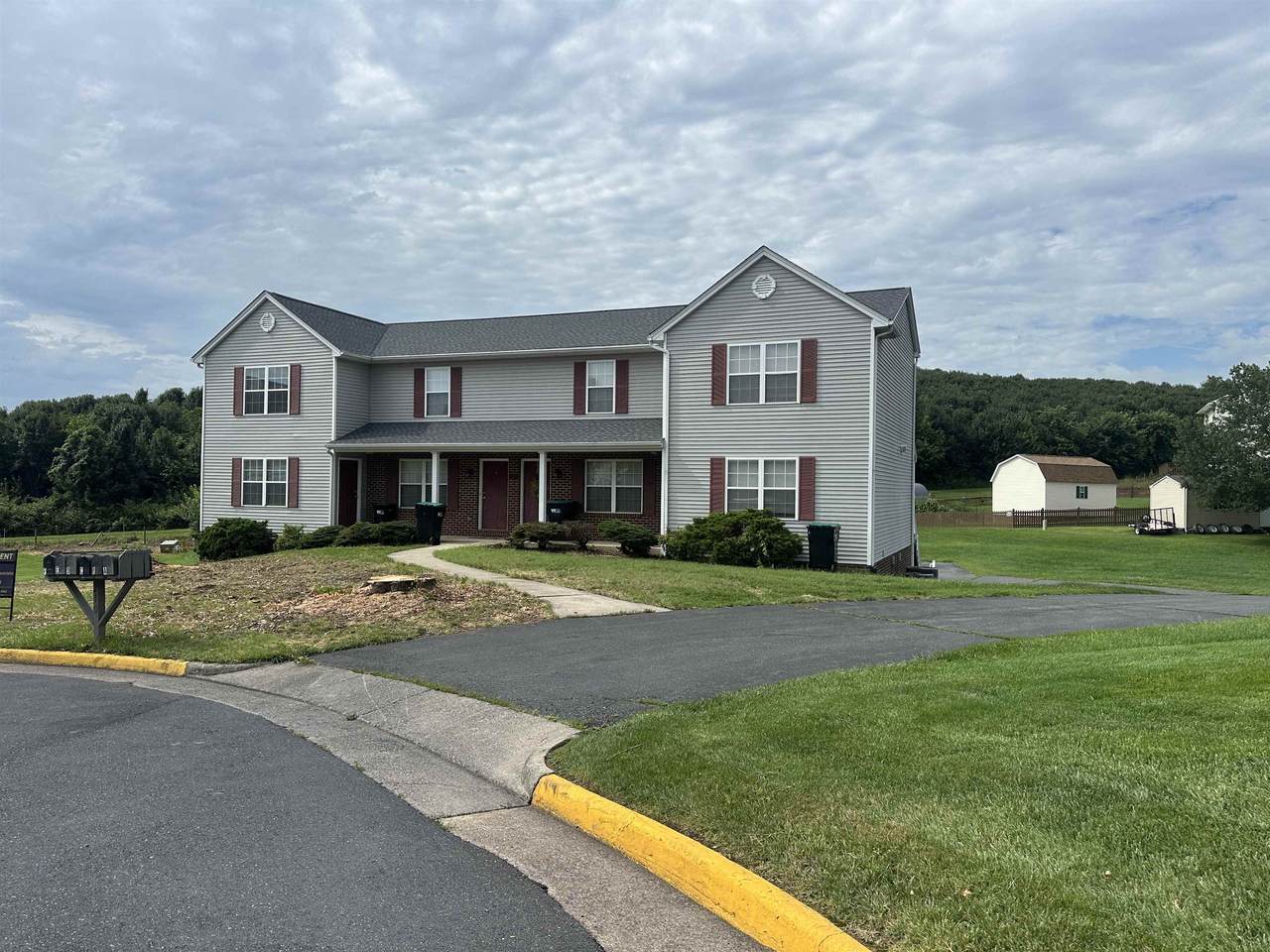 210 Weeping Willow Ln - Photo 1