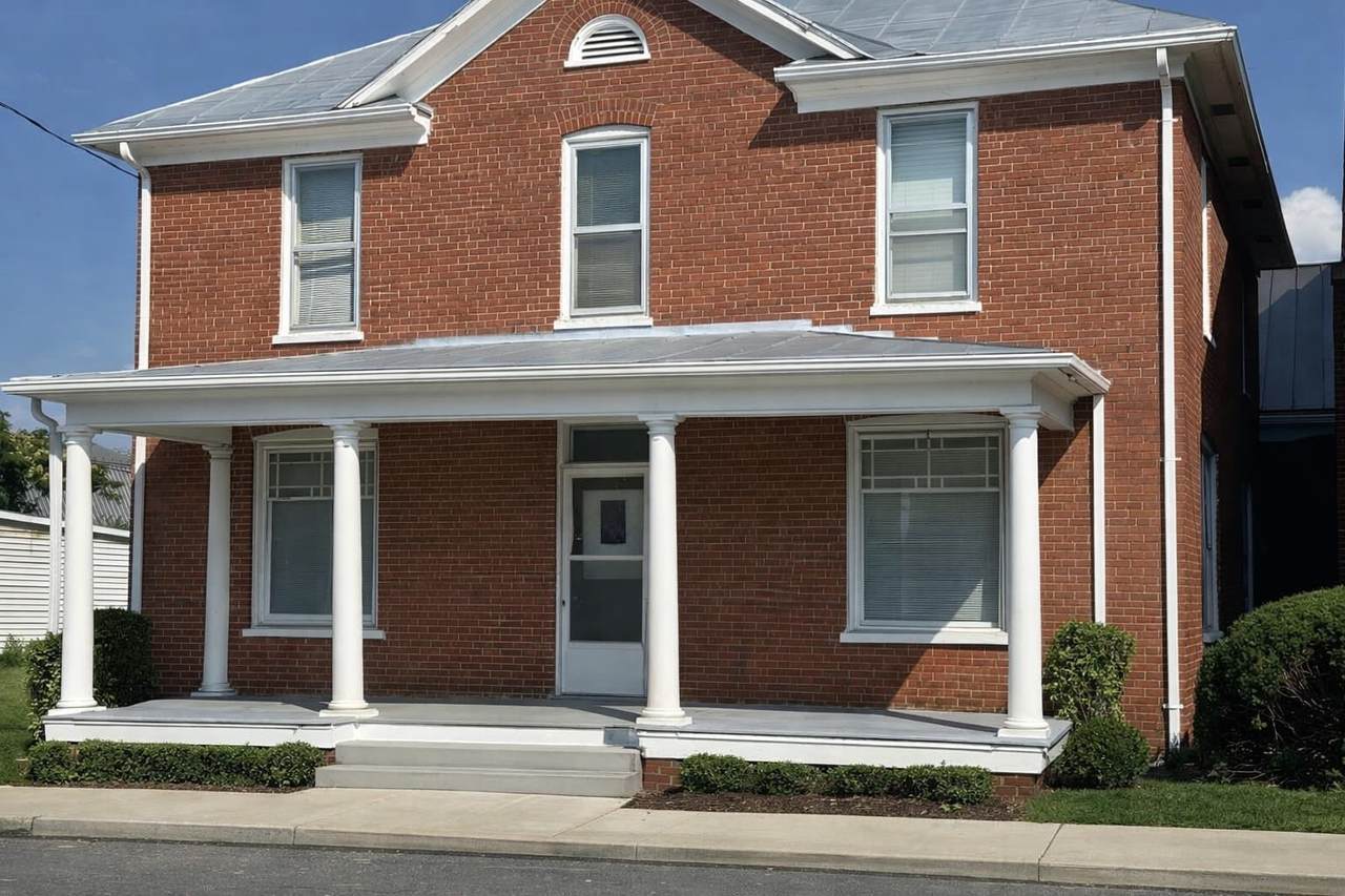206 Main St - Photo 1