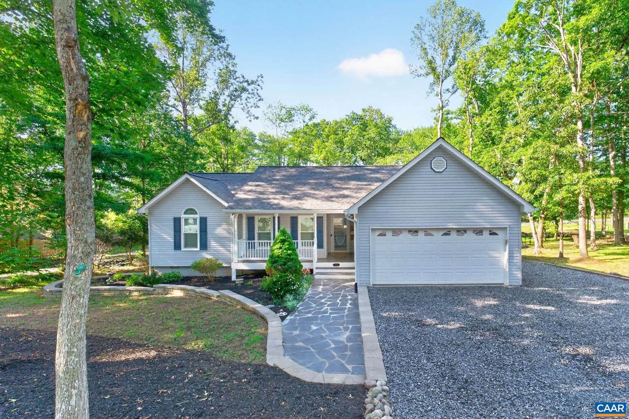137 Jefferson Dr - Photo 1
