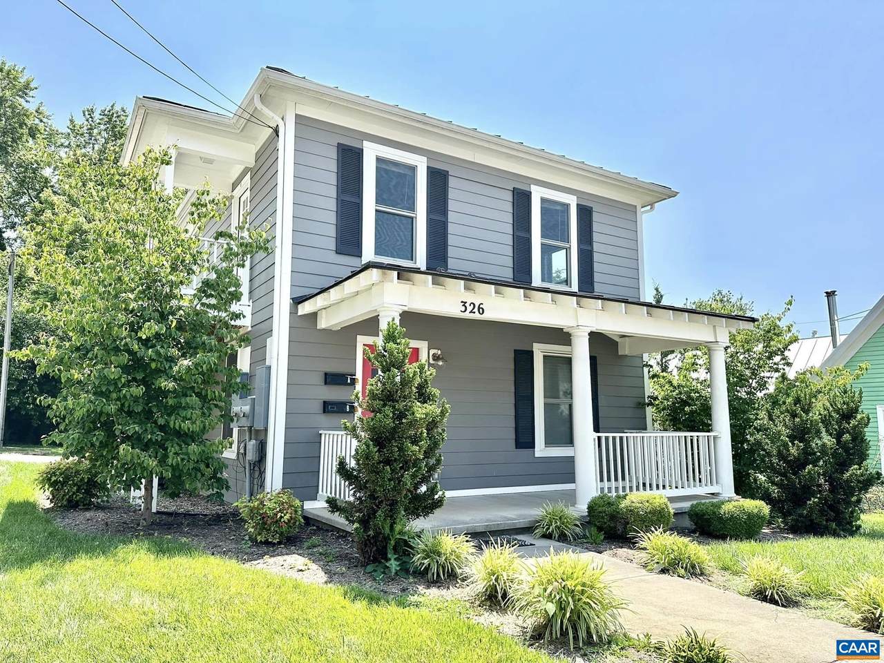 326 10TH ST - Photo 1