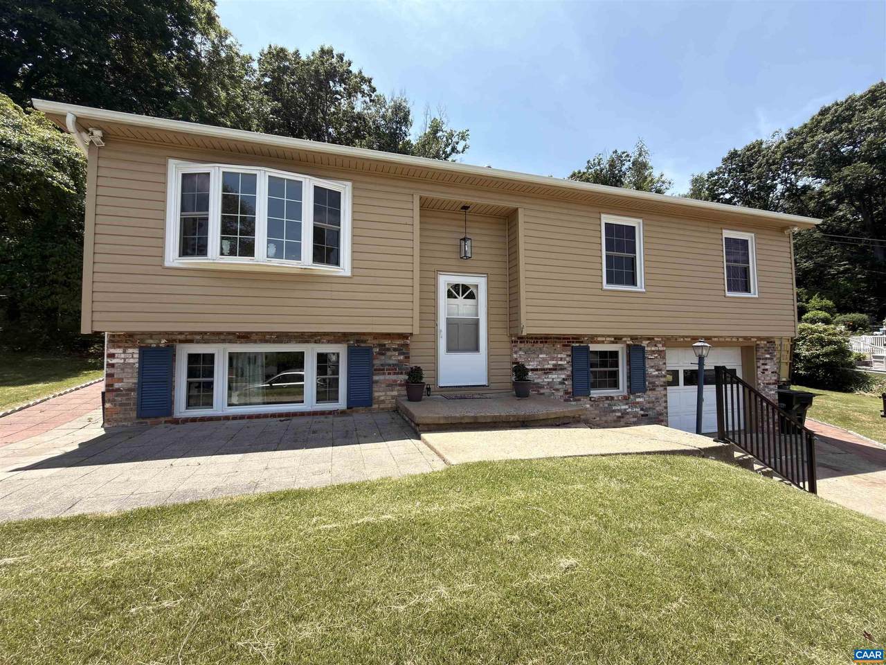 665 Gloria Pl - Photo 1