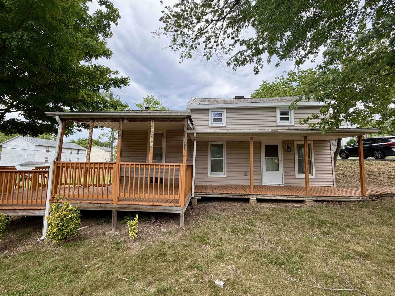 749 Florence Ave - Photo 1