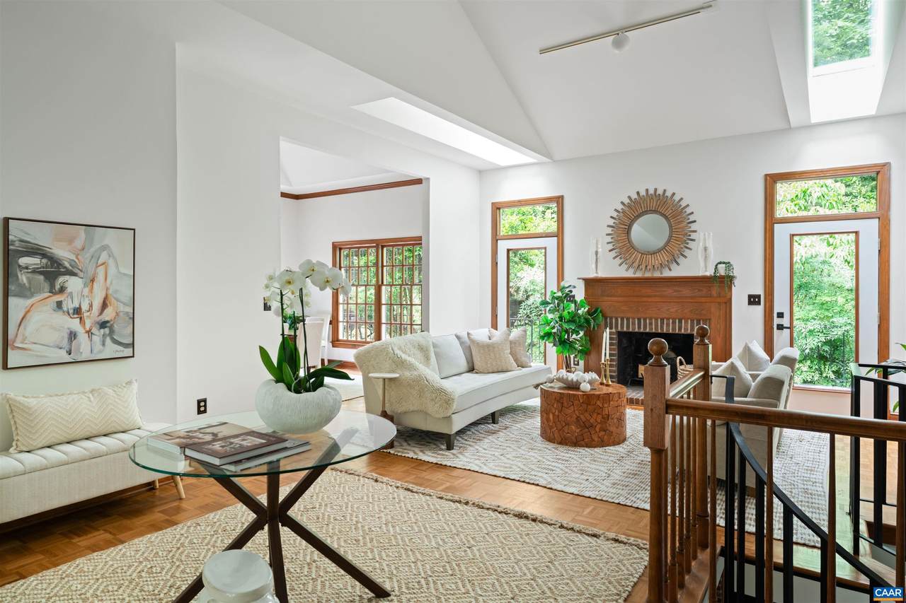 https://bt-photos.global.ssl.fastly.net/cville/1280_boomver_1_678650-2.jpg