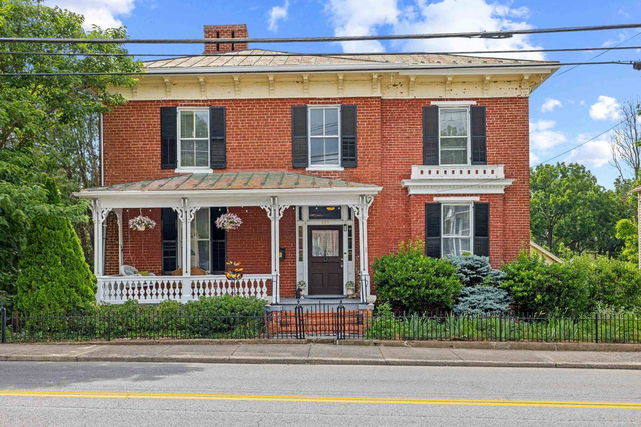 923 Augusta St - Photo 1