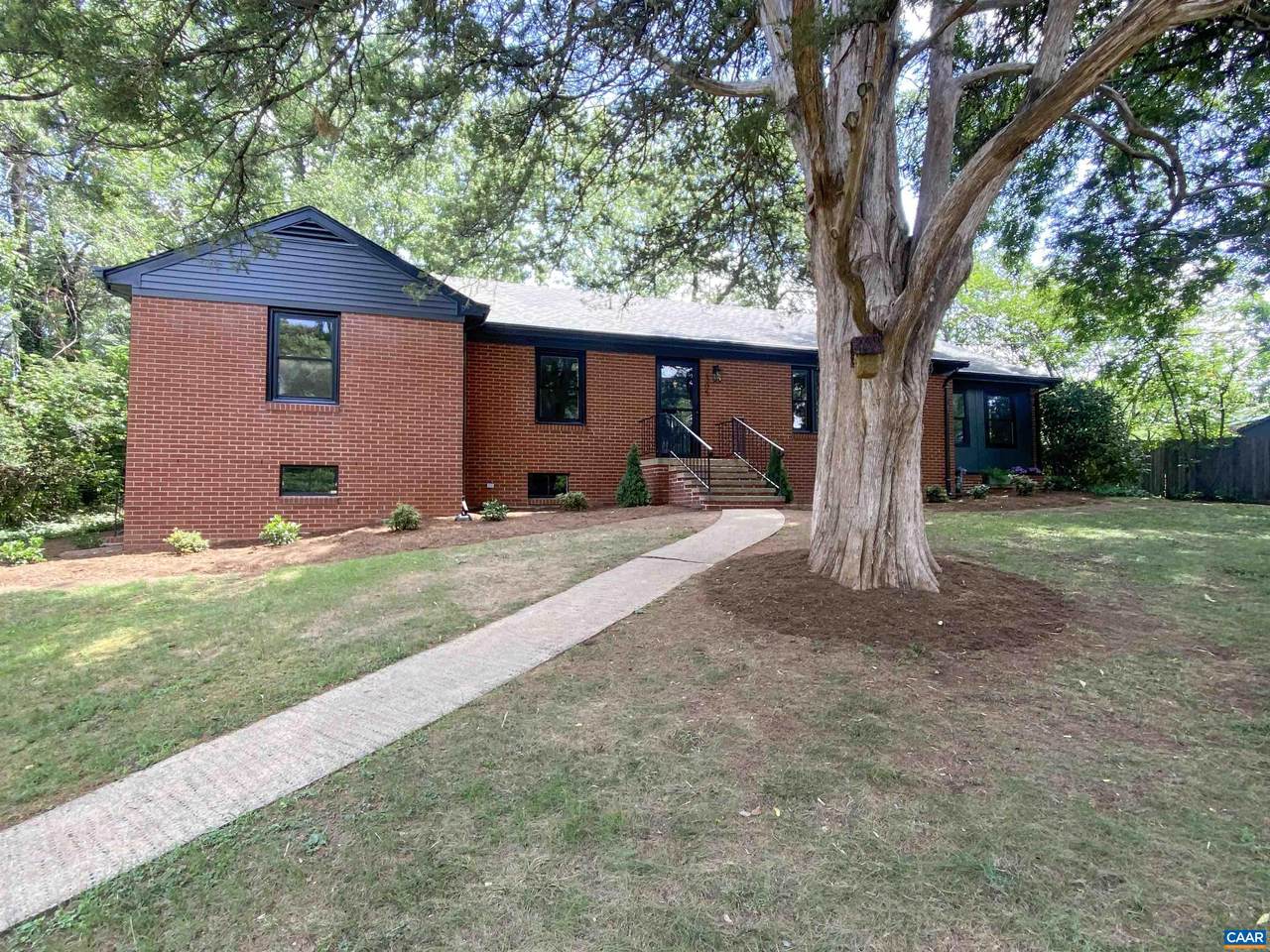 2305 Wayne Ave - Photo 1