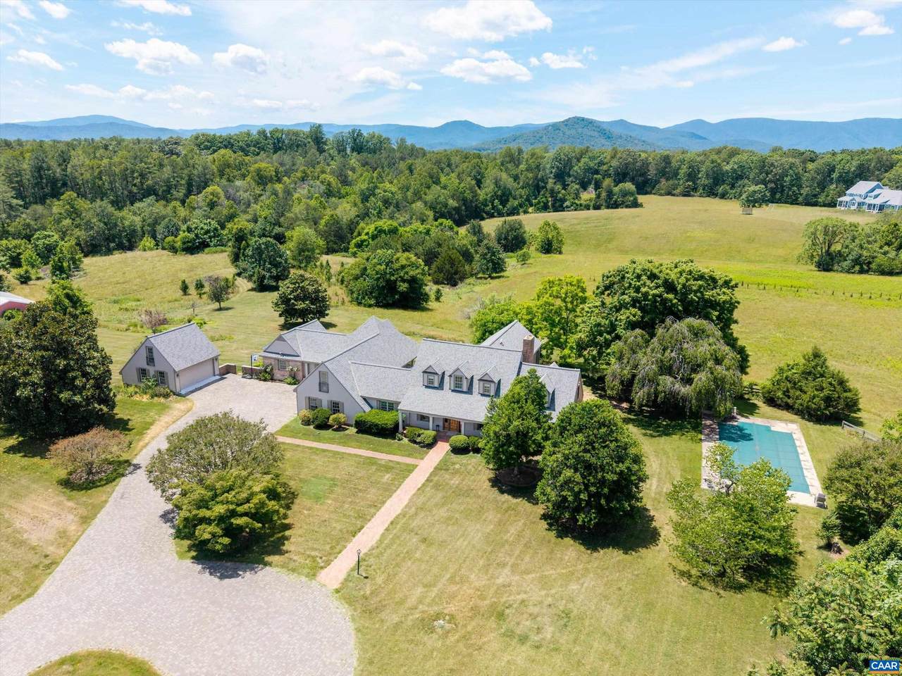 546 Three Pond Ln - Photo 1