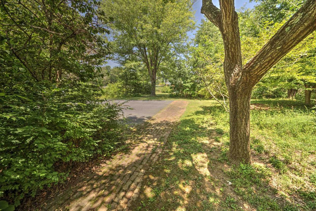 https://bt-photos.global.ssl.fastly.net/cville/1280_boomver_1_679497-2.jpg