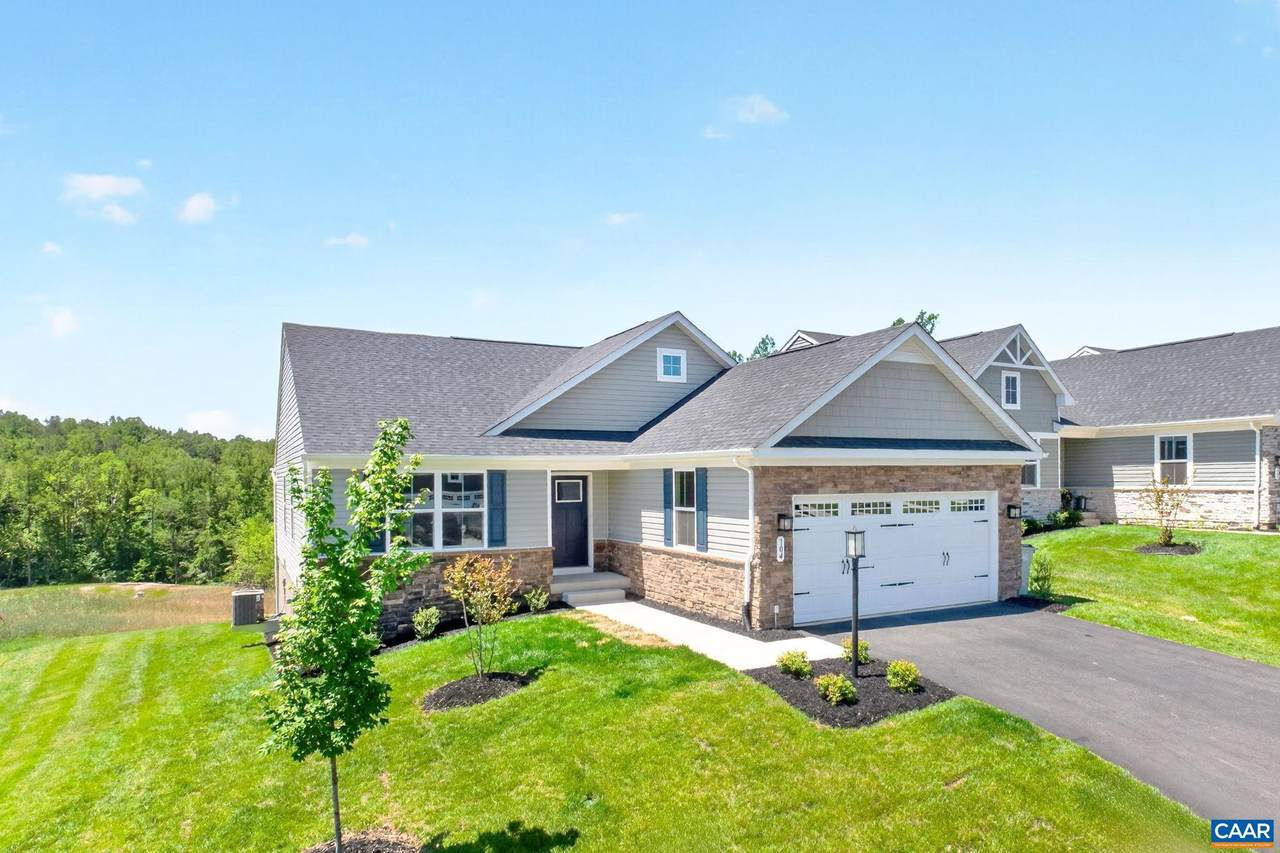 104 Gunnison Dr - Photo 1
