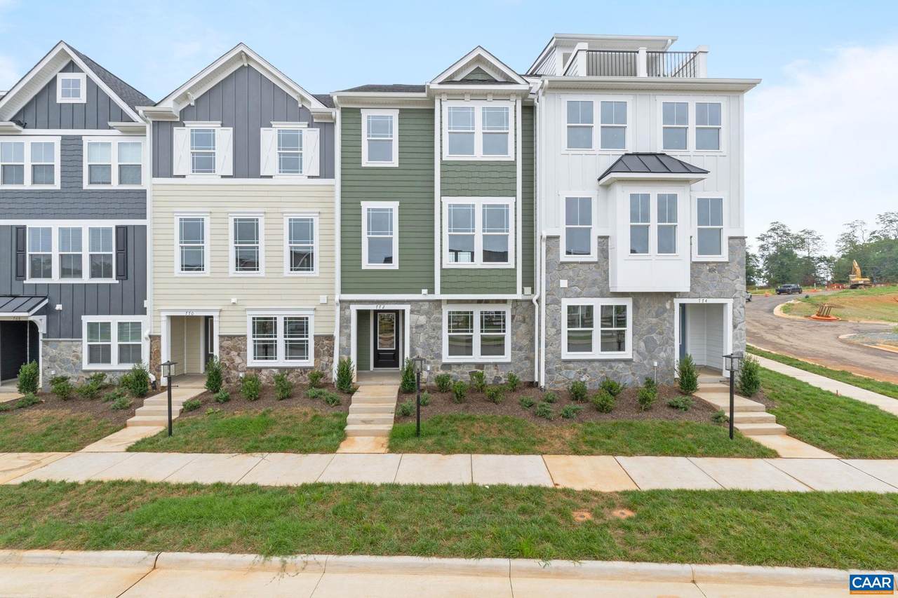 296 Crowninshield Ct - Photo 1