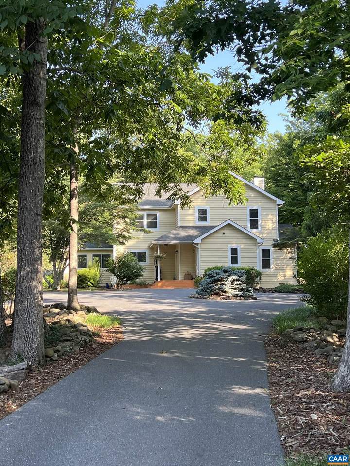 1279 Stoney Creek West - Photo 1