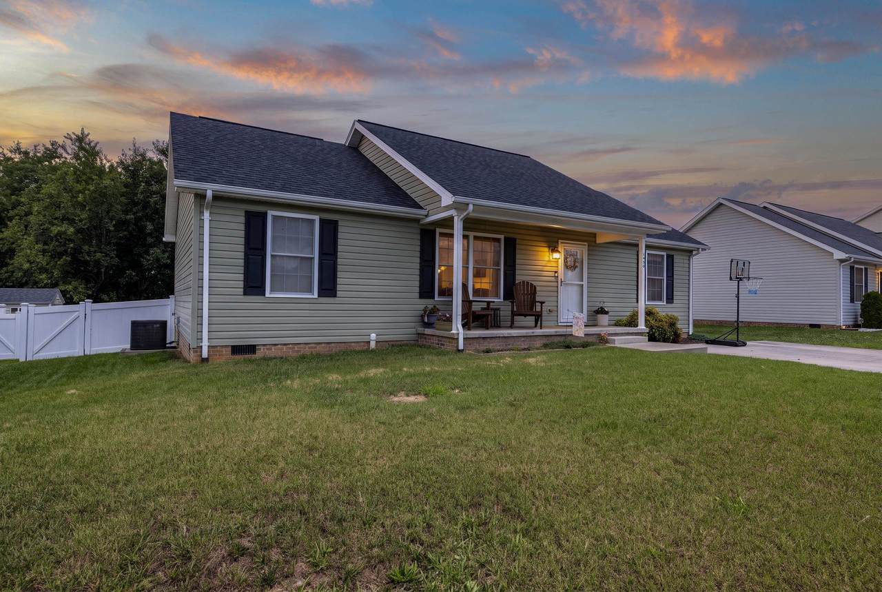1450 Mandolin Ave - Photo 1