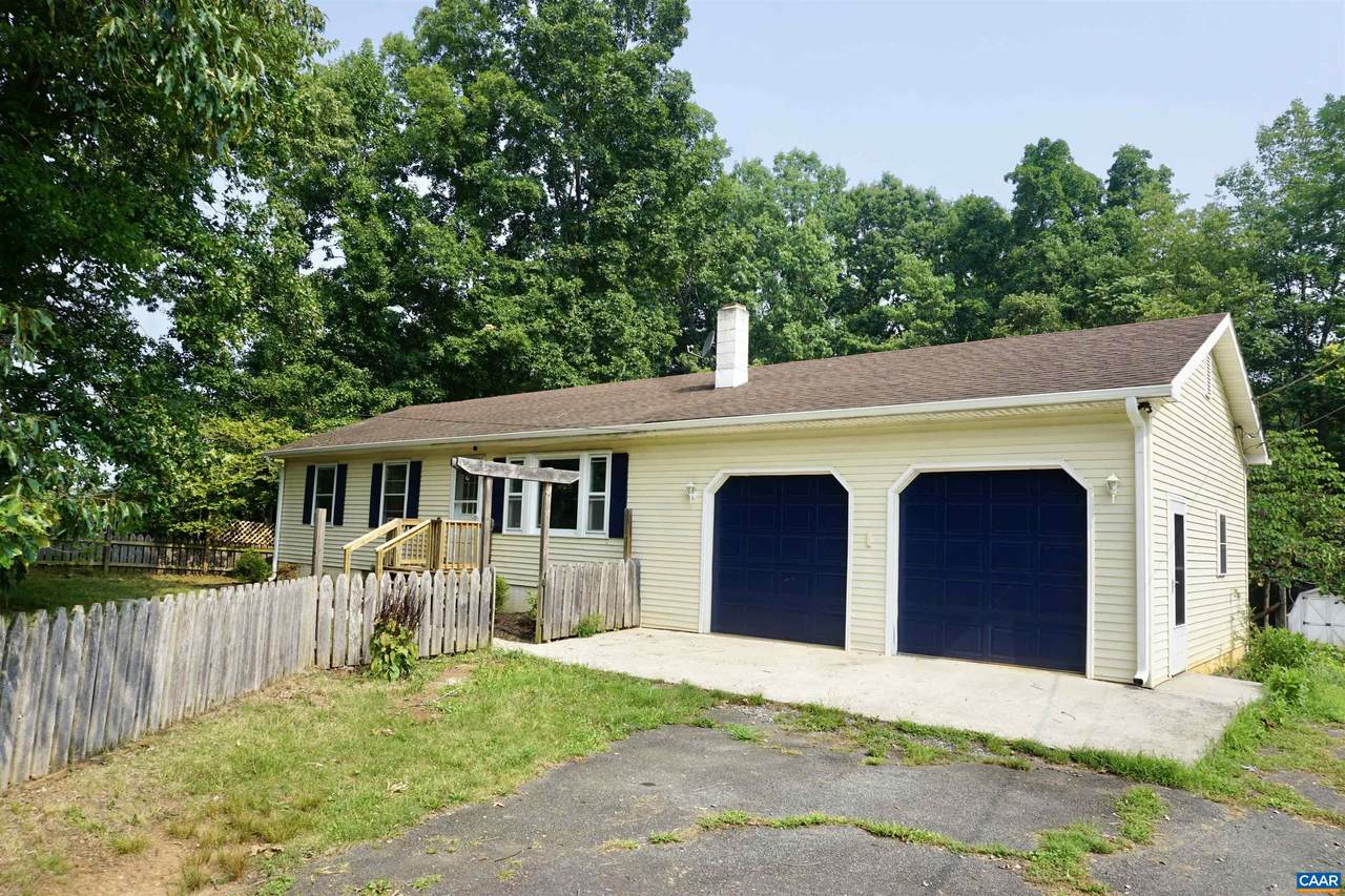 112 Pines Ln - Photo 1