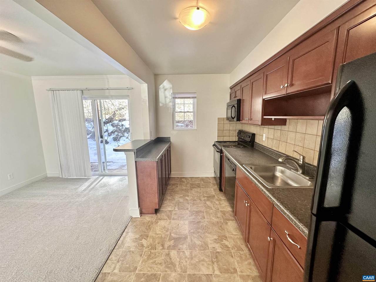 845 Fountain Ct - Photo 1