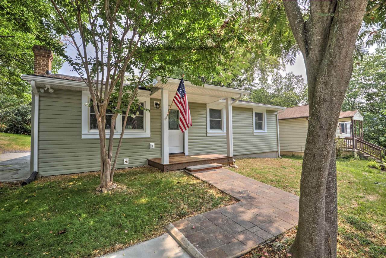 1430 Shenandoah Ave - Photo 1