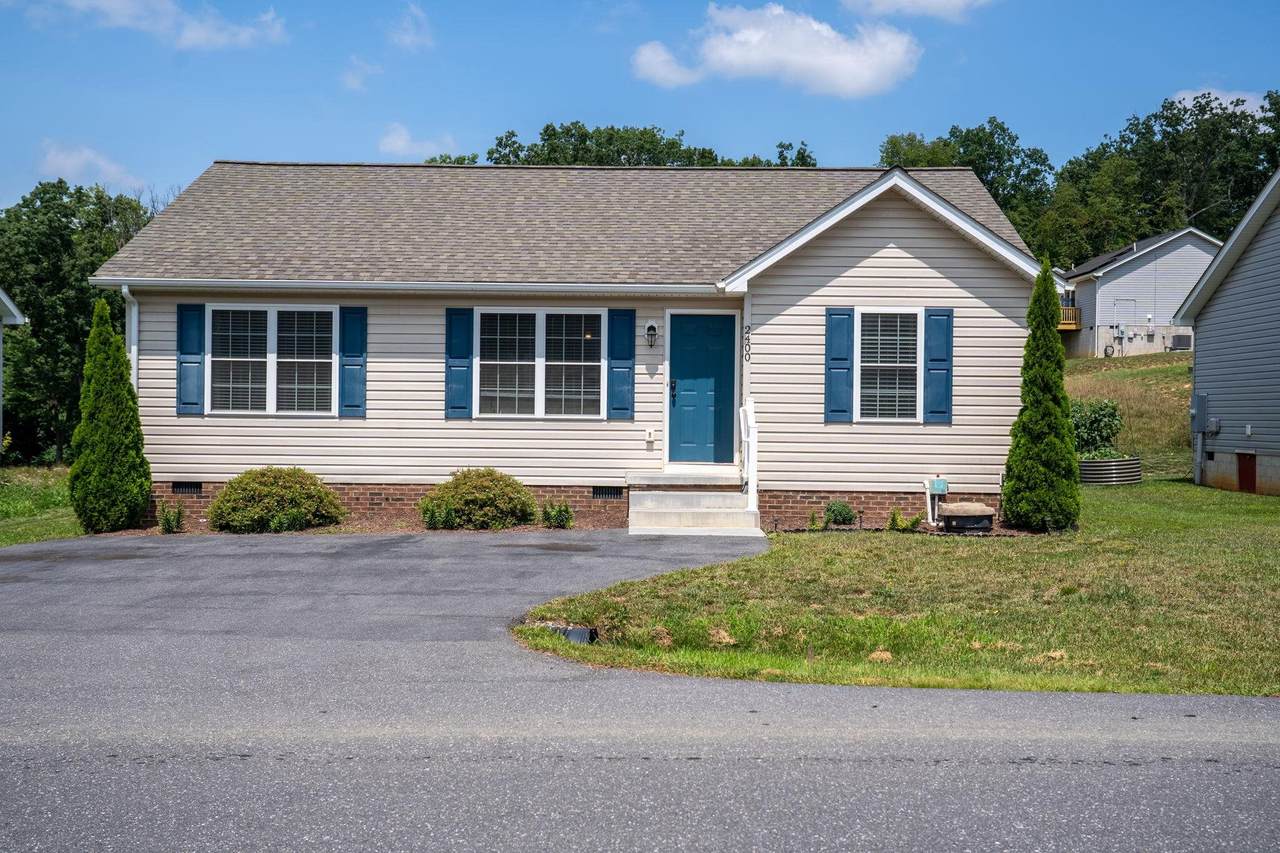 2400 Brentwood Dr - Photo 1