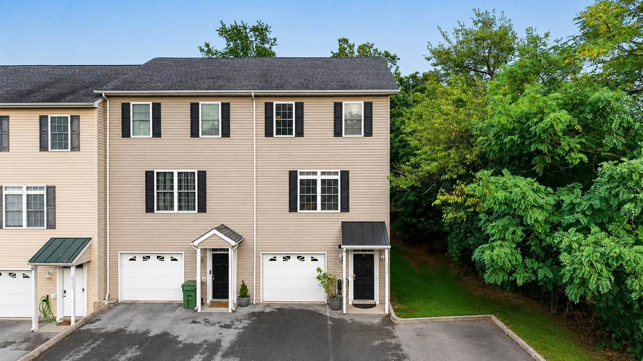 2323 Kendall Ln - Photo 1