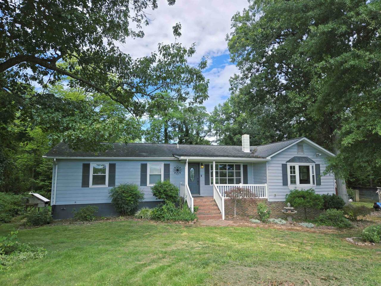 604 Oak Leaf Rd - Photo 1
