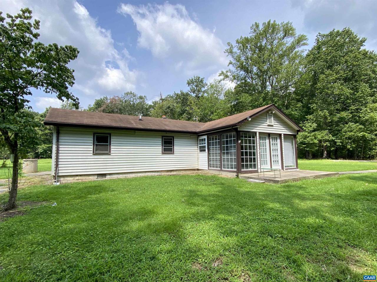 208 Mocking Bird Ln - Photo 1