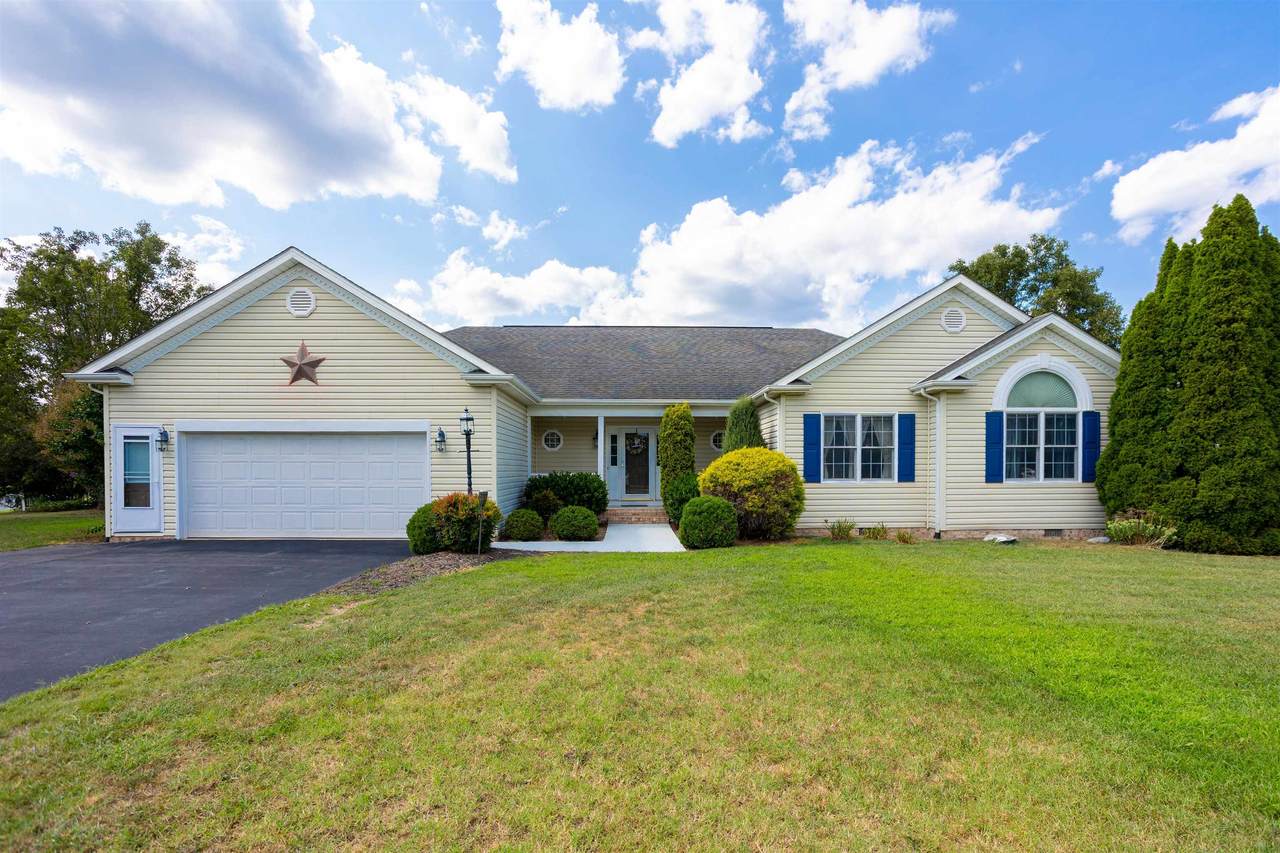 10 Molly Ct - Photo 1