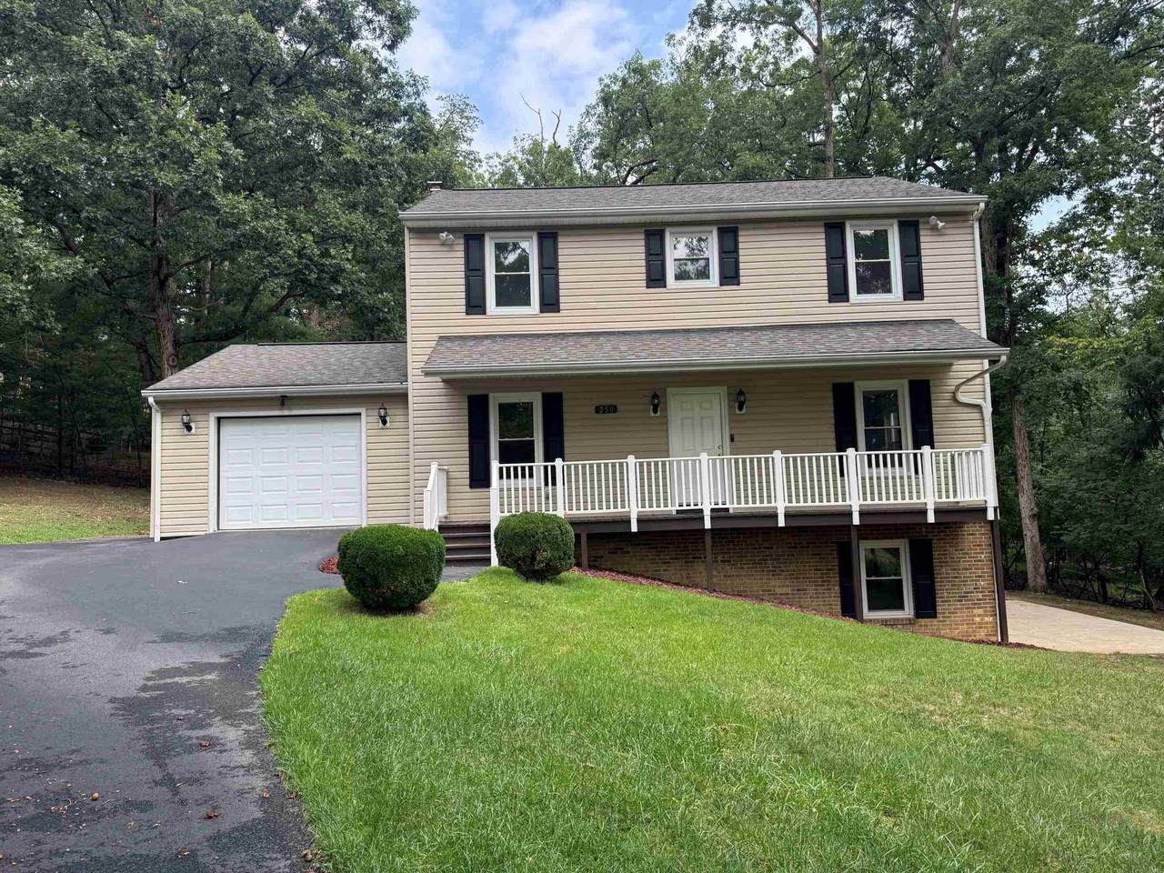 250 Bobcat Ln - Photo 1