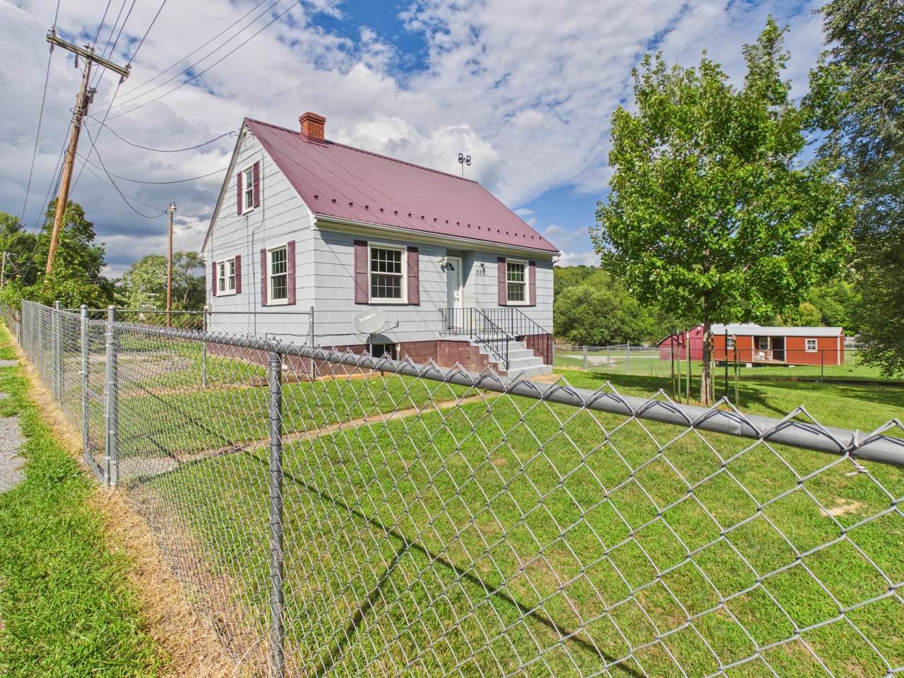 229 Anthony St - Photo 1