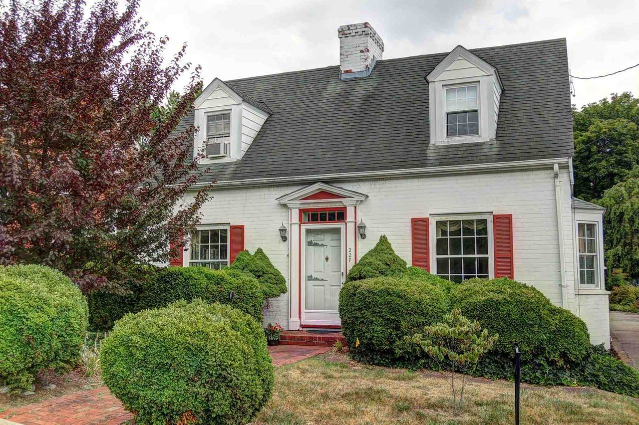 227 Grattan St - Photo 1