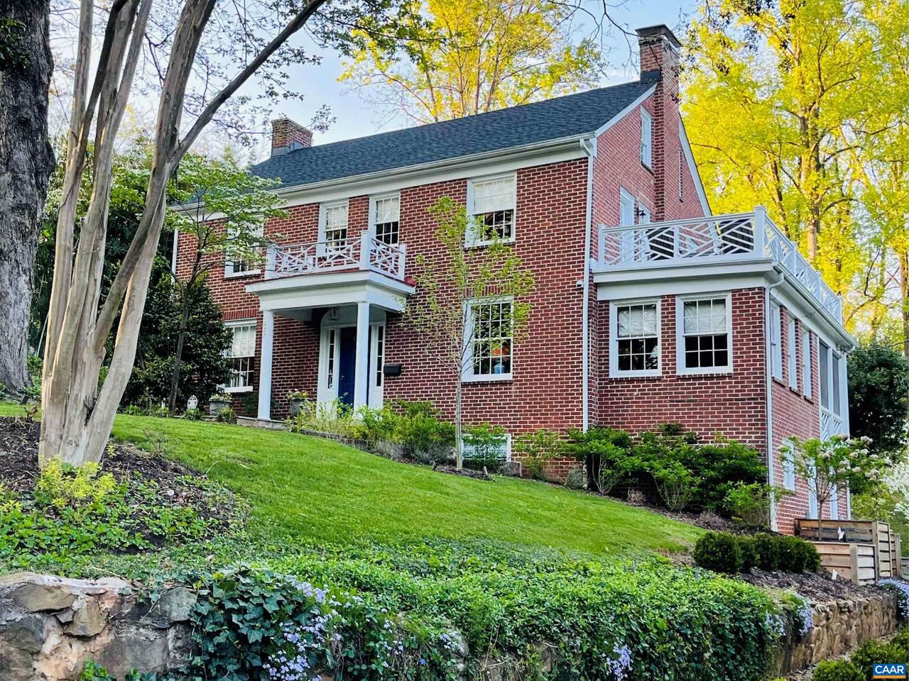 1627 Oxford Rd - Photo 1