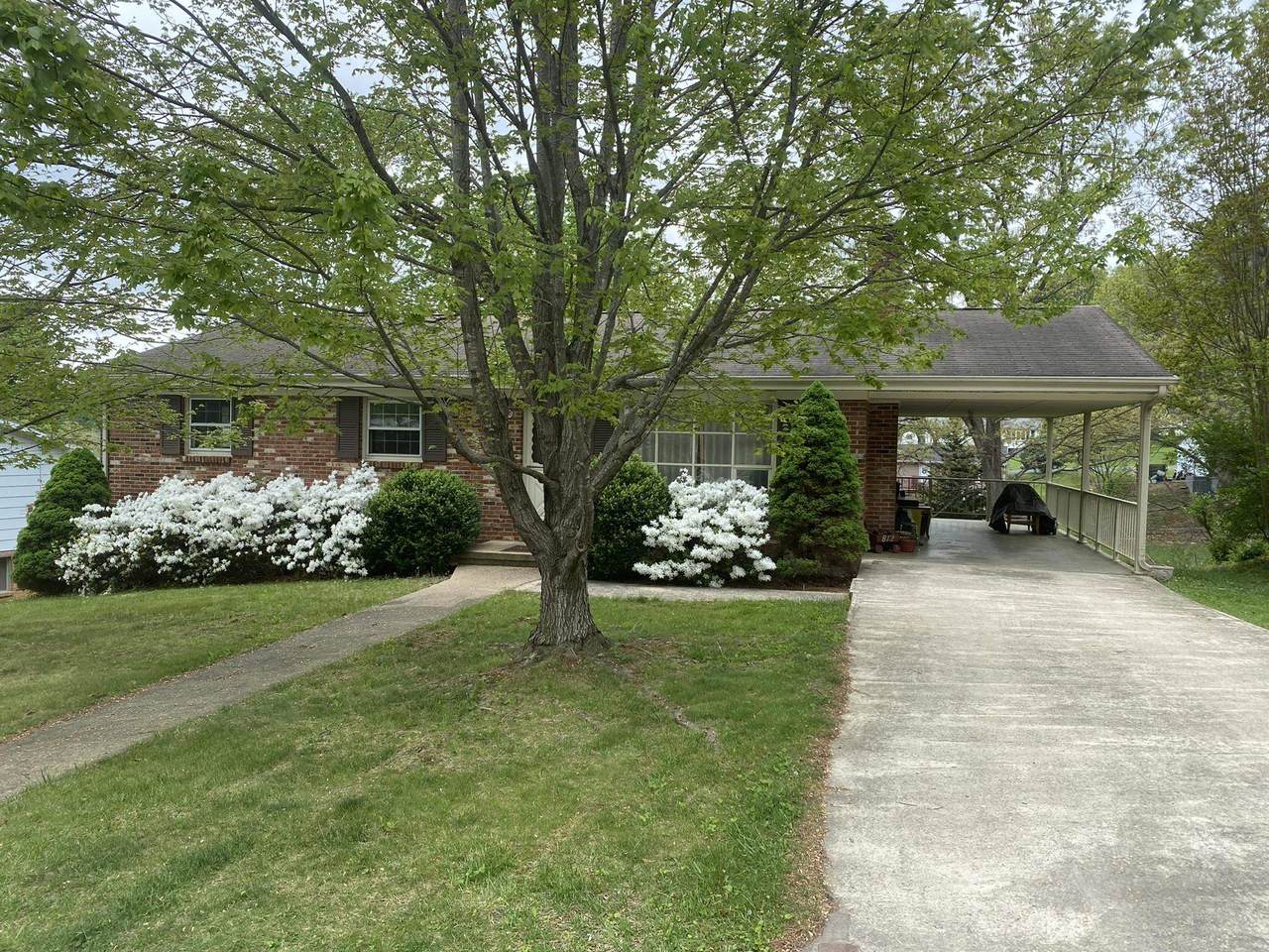 812 Fisher Cir - Photo 1