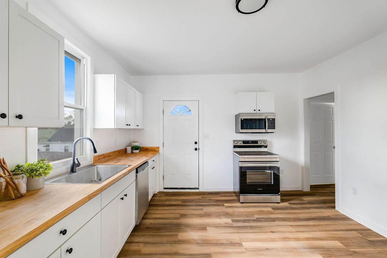 347 Port Republic Rd - Photo 1