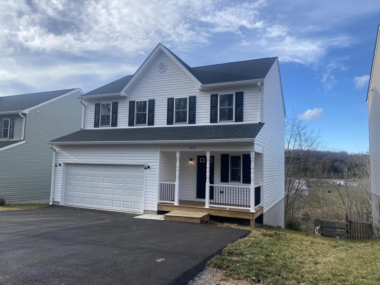 1014 Middlebrook Ave - Photo 1