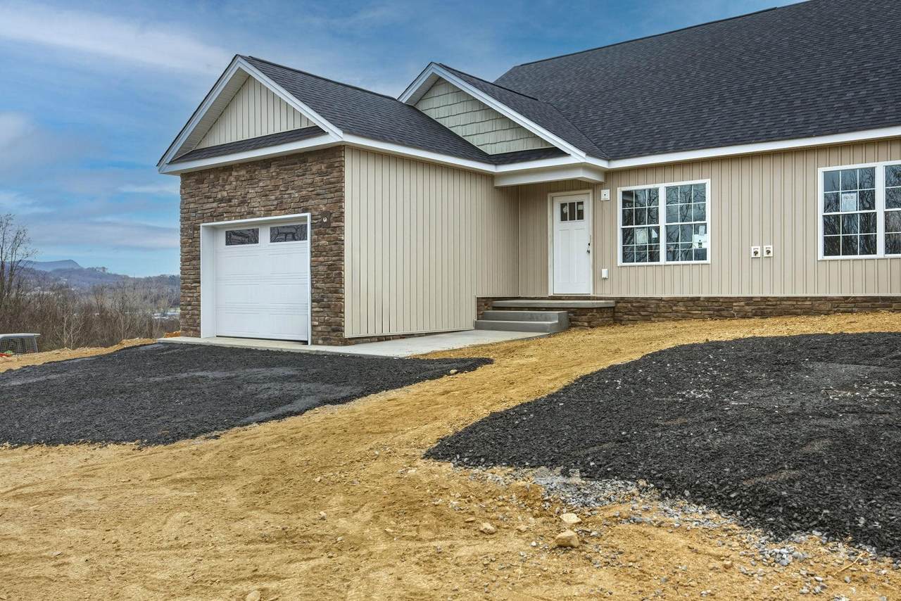 2105 Willow Hill Dr - Photo 1