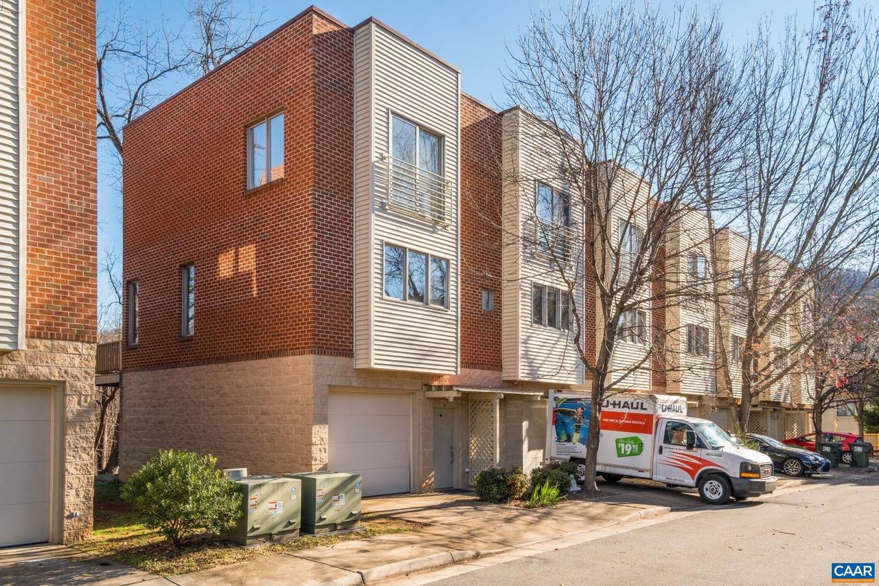 1013 Linden Ave - Photo 1